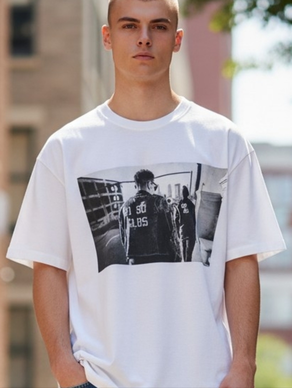 Urban Streetwear Black & White Graphic Tee – Minimalist Photo Print Statement
